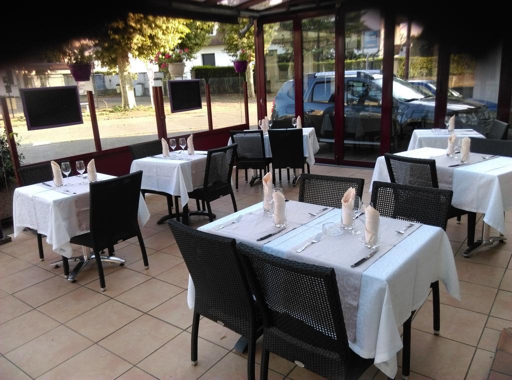 Le Clos Fleuri Bourg-de-Thizy Exterior photo